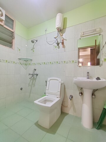 Bathroom in 2 BHK Apartment at Creative Environs, Hsr Layout – for Rent