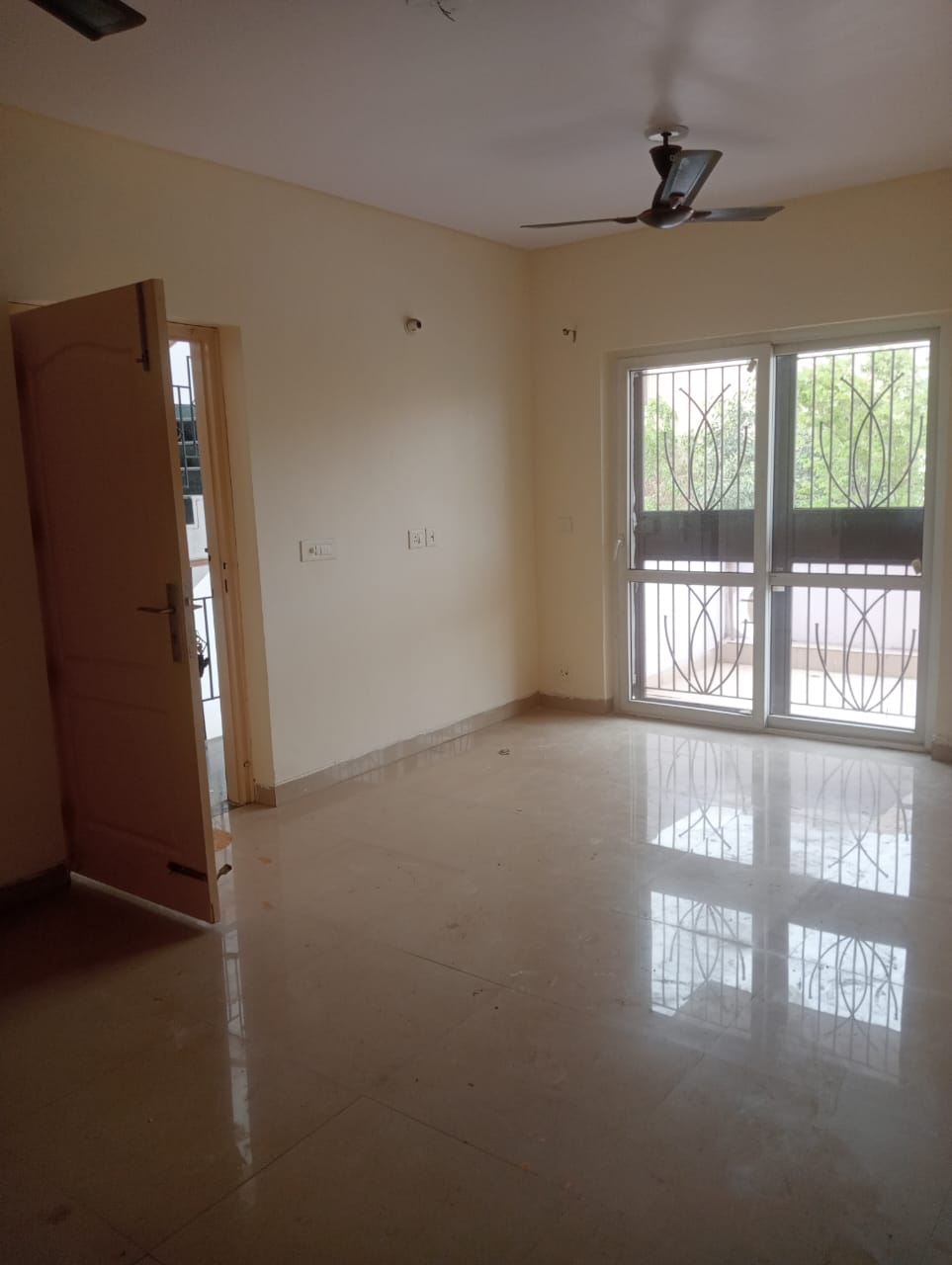 3 BHK + Extra Room Apartment For Sale in BPTP Park 81