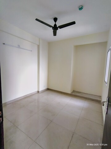 Room in 2 BHK Apartment at Amrapali Enchante, Tech Zone 4 Greater Noida – for Sale