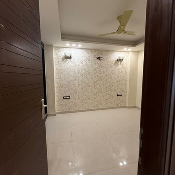 Bedroom in 4 BHK Apartment at Versalia WoodWinds, Sector 67a – for Rent