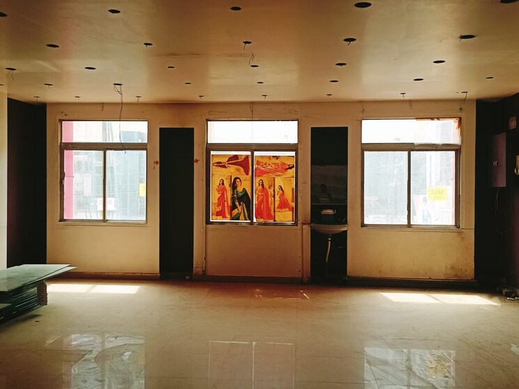 Room, maldahiya Commercial Office Space 4500 Sq.Ft. In Maldahiya Varanasi 8787508