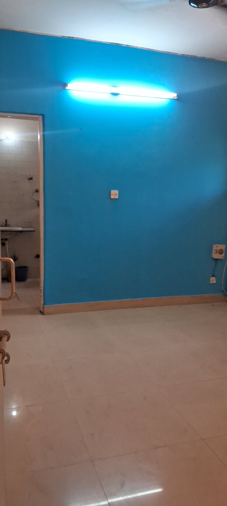 Living Room, sarita-vihar-pocket-j-rwa 2.5 Bedroom 1100 Sq.Ft. Apartment In Sarita Vihar Delhi 8787575