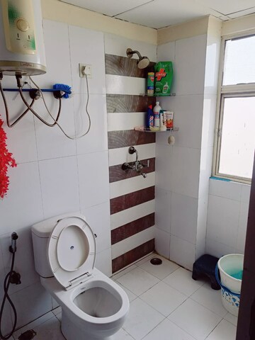Bathroom in 4 BHK Apartment at Amrapali Sapphire, Sector 45 – for Sale