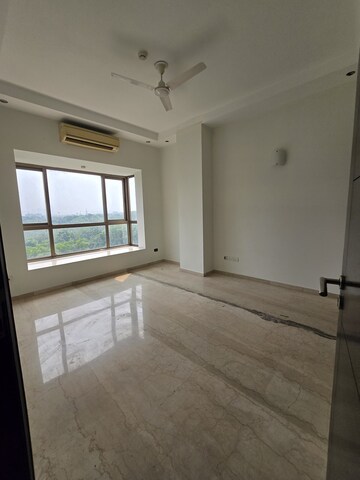 Room in 4 BHK Apartment at Gardenia Glory, Sector 46 – for Sale