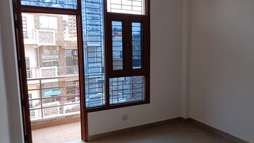 Room in 3 BHK Builder Floor at Vaishali Sector 5 – for Rent