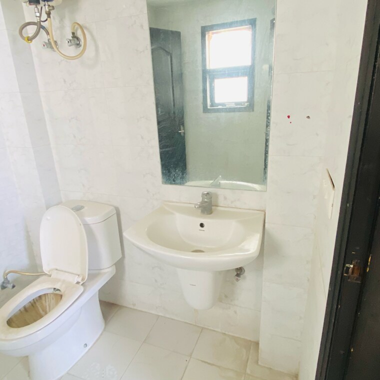 Bathroom, omaxe-silver-birch 3 Bedroom 1180 Sq.Ft. Builder Floor In Mullanpur Chandigarh 8787576