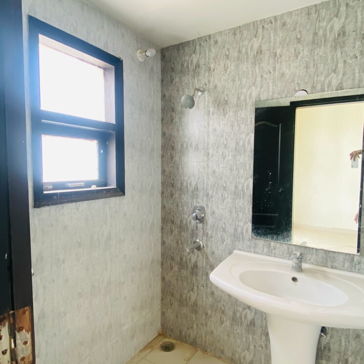 Bathroom, omaxe-silver-birch 3 Bedroom 1180 Sq.Ft. Builder Floor In Mullanpur Chandigarh 8787576