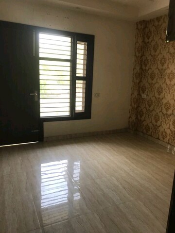 Room in 2 BHK Builder Floor at Vasundhara Sector 3 – for Rent