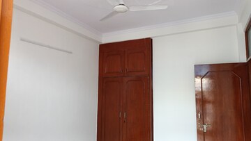 Room in 3 BHK Builder Floor at Vaishali Sector 5 – for Rent