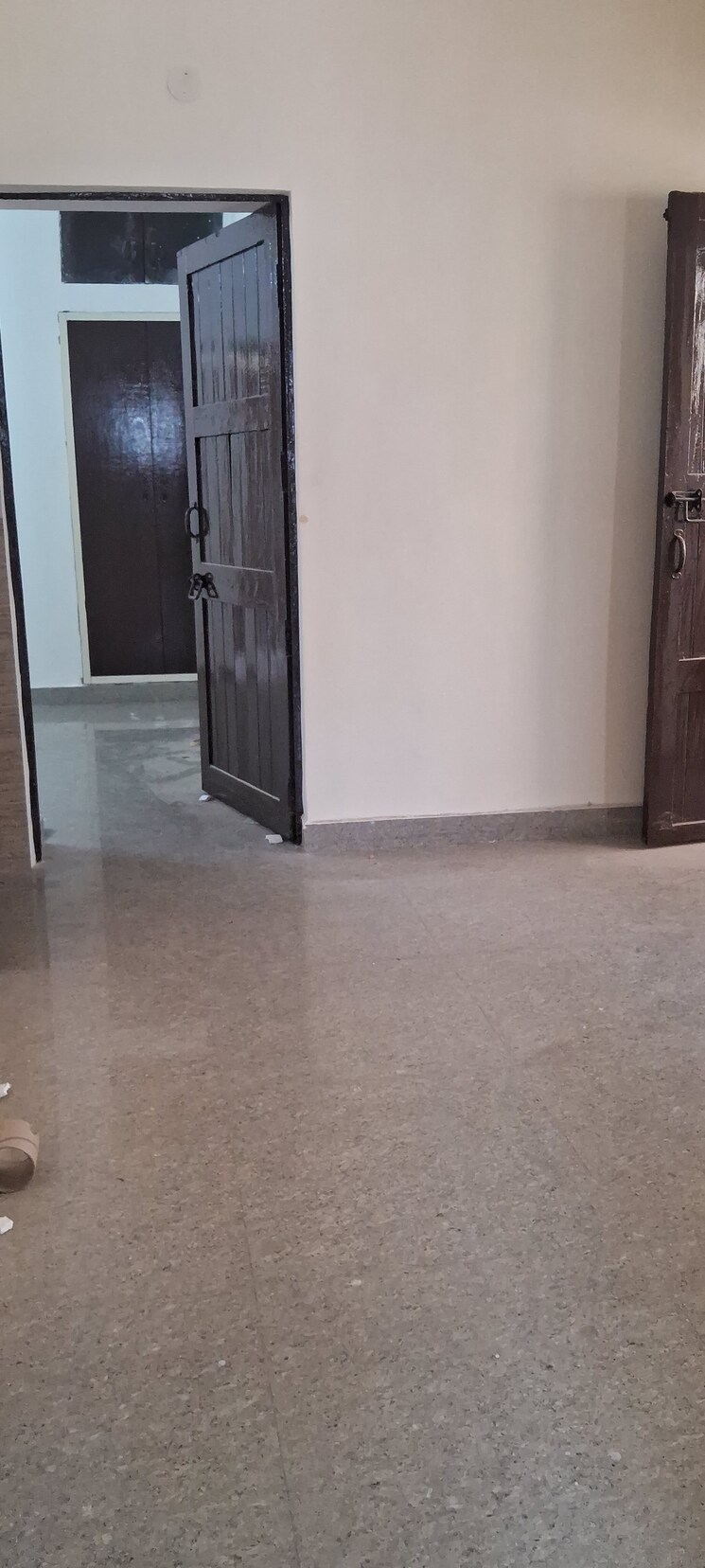 undefined, sarita vihar 2.5 Bedroom 700 Sq.Ft. Apartment In Sarita Vihar Delhi 8787620