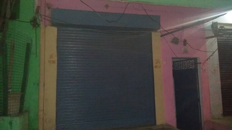 Bedroom, chowk thana Commercial Shop 540 Sq.Ft. In Chowk Thana Varanasi 8787569