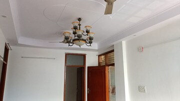 Furnished Amenities in 3 BHK Builder Floor at Vaishali Sector 5 – for Rent
