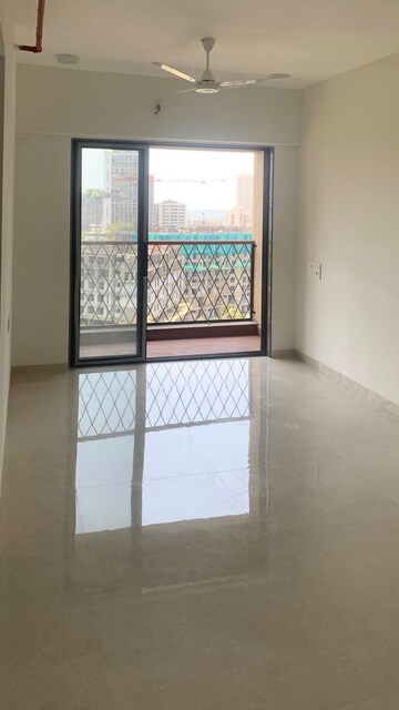 Room in 1 BHK Apartment at Goregaon West – for Sale