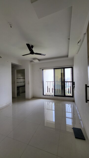 Room in 1 BHK Apartment at Dynamic Crest, Shilphata – for Rent