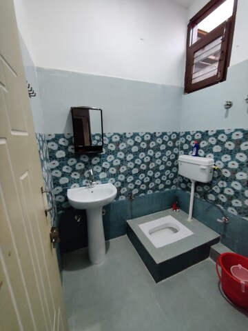 Master Bedroom in 3 BHK Builder Floor at Sahastradhara Road – for Rent