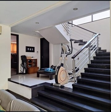 Staircase in 3 BHK Builder Floor at Sector 35 – for Sale