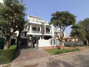 3 BHK Villa For Sale in Bank Employees Apartments, Pi Greater Noida