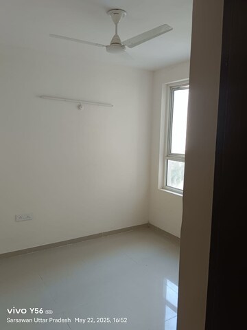 Room in 3 BHK Apartment at Omaxe Waterscapes, Gomti Nagar – for Rent