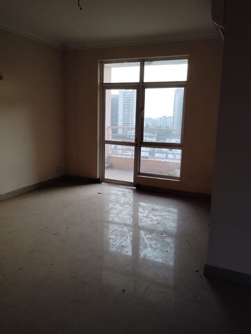 Room in 3.5 BHK Apartment at Raheja Atharva, Sector 109 – for Sale