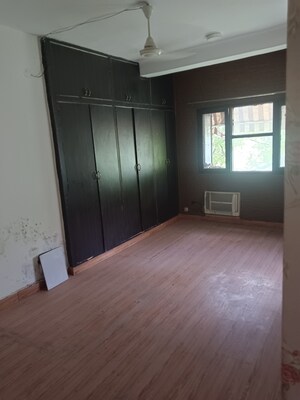 Room in 3 BHK Apartment at Sheikh Sarai – for Sale