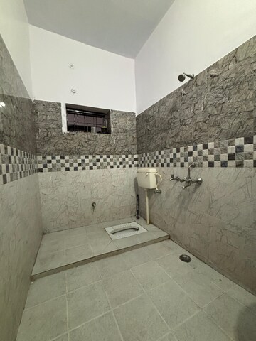 Bathroom in 2 BHK Independent House at Gomti Nagar – for Rent