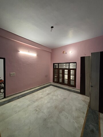 Room in 2 BHK Independent House at Gomti Nagar – for Rent