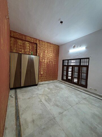 Room in 2 BHK Independent House at Gomti Nagar – for Rent