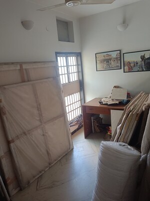 Room in 2 BHK Apartment at Sheikh Sarai – for Sale