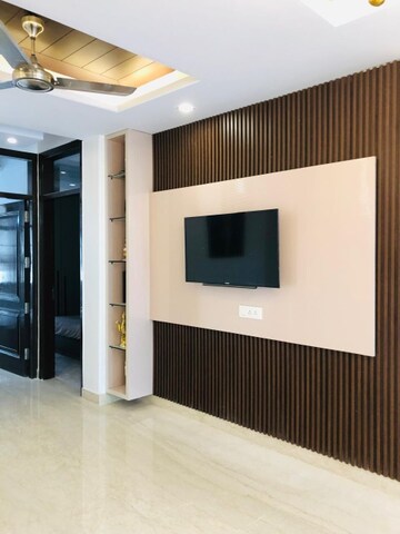 Room in 2 BHK Apartment at Saket – for Rent