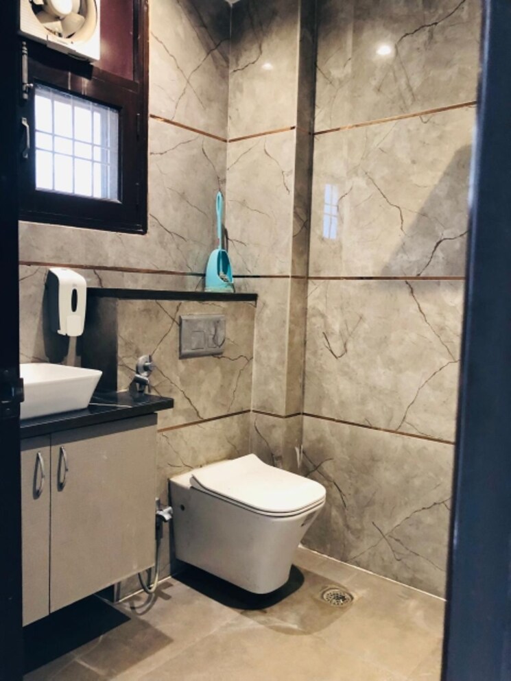 Bathroom, saket 2 Bedroom 2000 Sq.Ft. Apartment In Saket Delhi 8787852