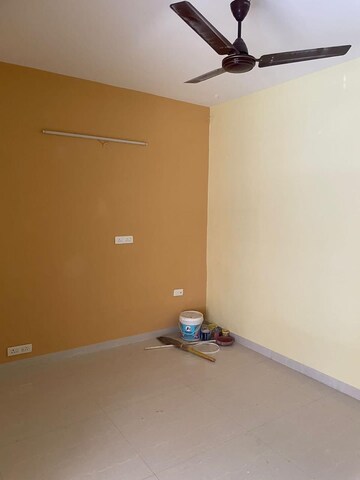 Room in 4 BHK Builder Floor at Sector 35 – for Rent
