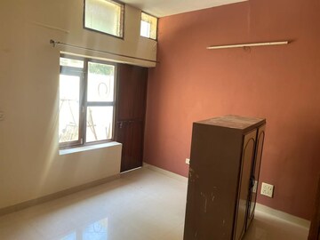 Furnished Amenities in 4 BHK Builder Floor at Sector 35 – for Rent