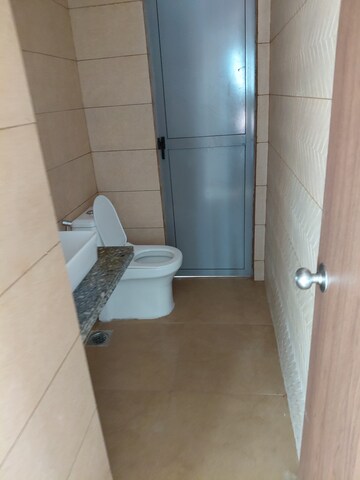 Bathroom in 3.5 BHK Apartment at Kalpataru Immensa C, Kolshet Road – for Rent