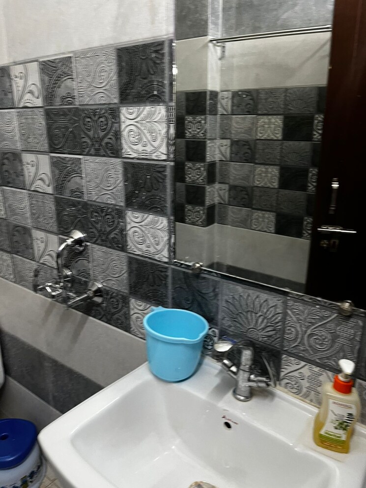 Bathroom, sahastradhara road 3 Bedroom 1805 Sq.Ft. Builder Floor In Sahastradhara Road Dehradun 8787861