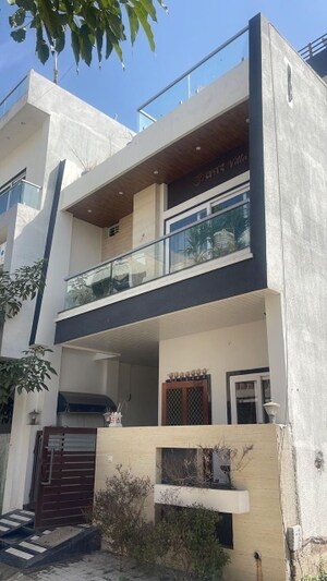 3.5 BHK Villa For Sale in Royal Apartments, Sigma Iv Greater Noida