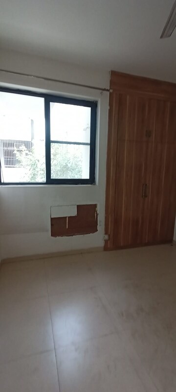 Room in 2 BHK Builder Floor at Vatika INXT Emilia floors, Sector 82 – for Rent