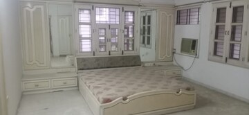 Room in 4 BHK Independent House at Akota – for Rent