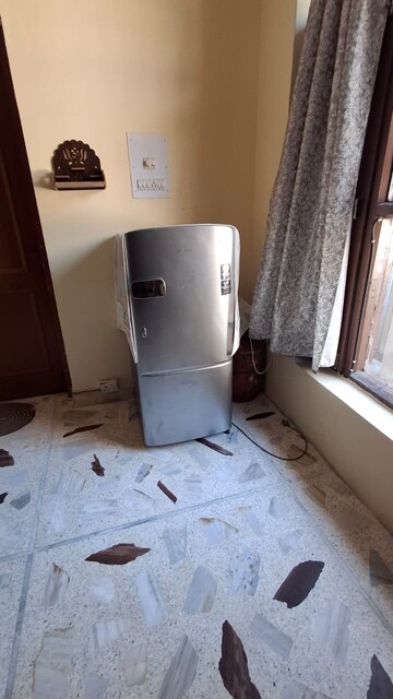 Bathroom in 1 BHK Builder Floor at Sector 38 – for Rent