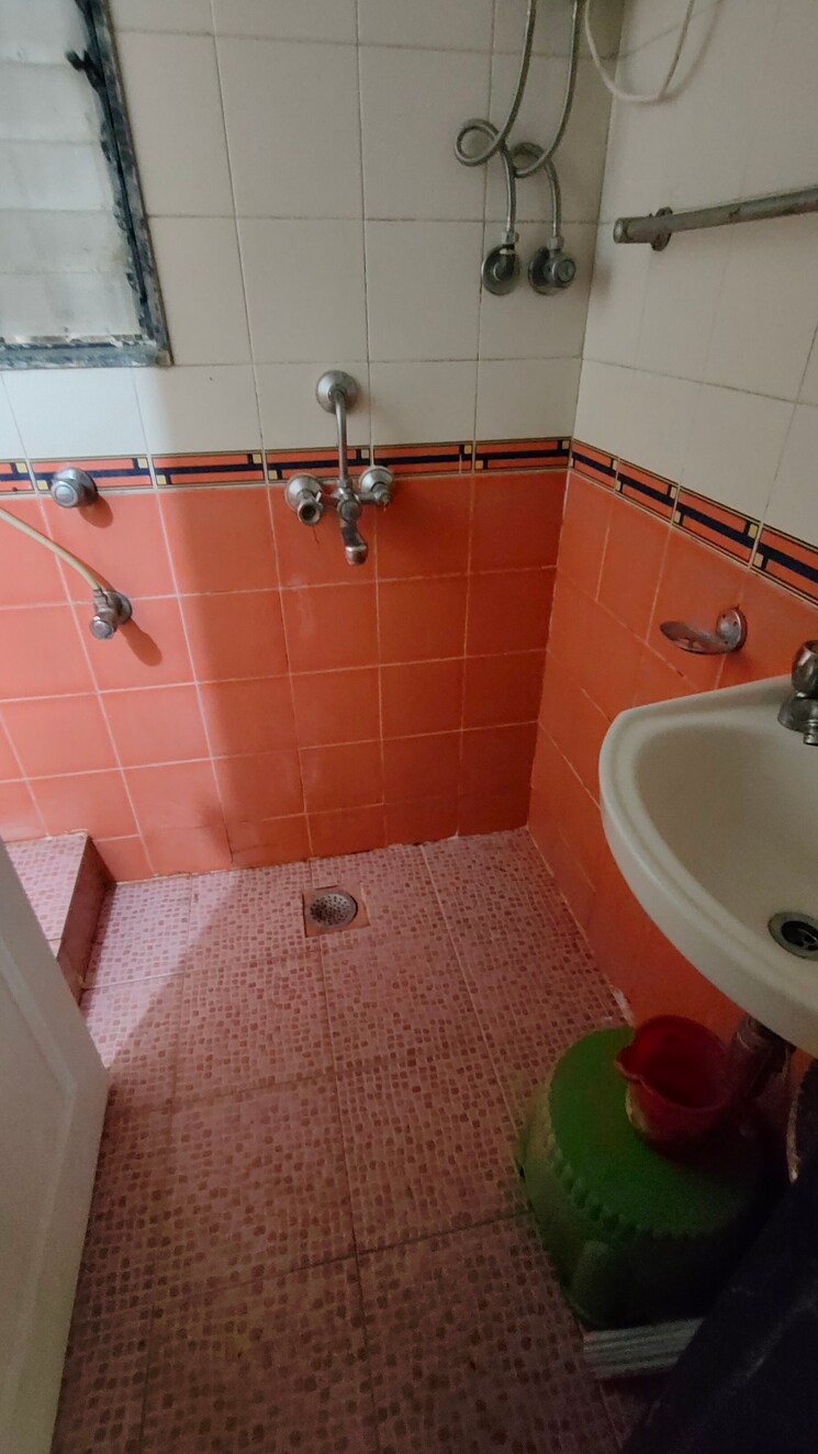 Bathroom, kshitij-chs 1 Bedroom 575 Sq.Ft. Apartment In Goregaon East Mumbai 8787960
