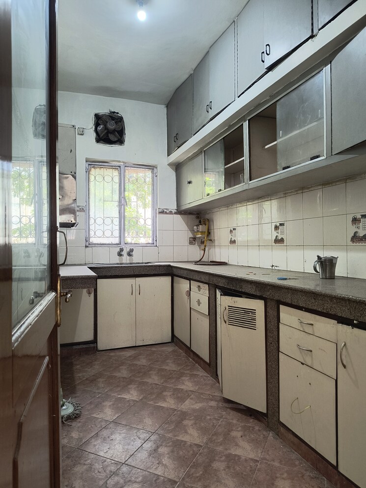 Kitchen, sarita-vihar-pocket-c-rwa 2 Bedroom 950 Sq.Ft. Apartment In Sarita Vihar Delhi 8787970