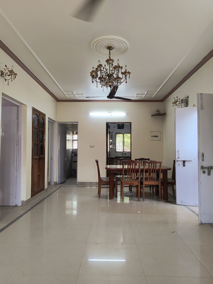 Living Room, sarita-vihar-pocket-c-rwa 2 Bedroom 950 Sq.Ft. Apartment In Sarita Vihar Delhi 8787970