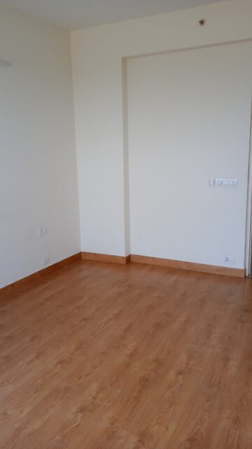 Room in 3 BHK Apartment at Bestech Park View Sanskruti, Sector 92 – for Rent