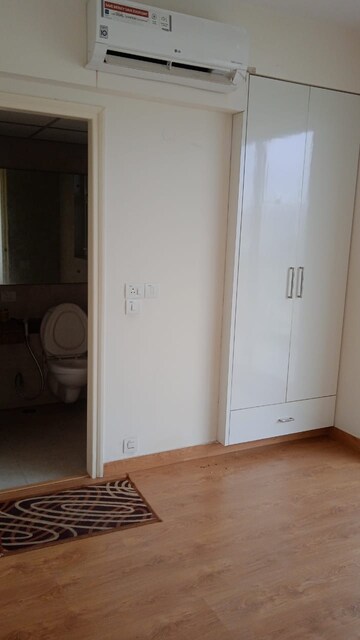 Room in 3 BHK Apartment at Bestech Park View Sanskruti, Sector 92 – for Rent
