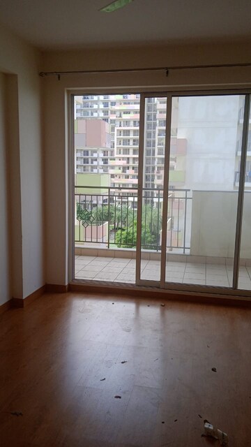 Room in 3 BHK Apartment at Bestech Park View Sanskruti, Sector 92 – for Rent