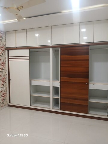 Room in 3 BHK Apartment at Happy Homes Kondapur, Kondapur – for Rent