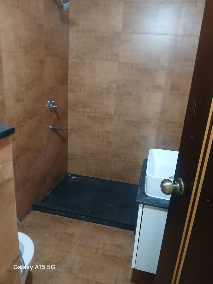 Bathroom, happy-homes-kondapur 3 Bedroom 1800 Sq.Ft. Apartment In Kondapur Hyderabad 8788003