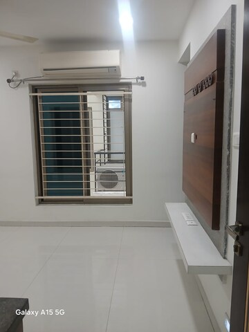 Room in 3 BHK Apartment at Happy Homes Kondapur, Kondapur – for Rent