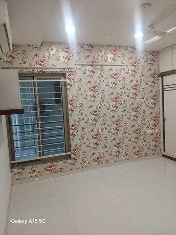 Room in 3 BHK Apartment at Happy Homes Kondapur, Kondapur – for Rent