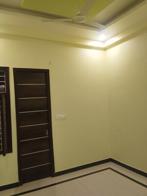 Room in 6 BHK Independent House at Gomti Nagar – for Sale