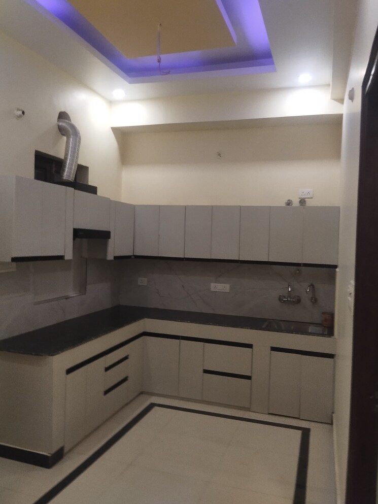 Kitchen, gomti nagar 6 Bedroom 1250 Sq.Ft. Independent House In Gomti Nagar Lucknow 8788005